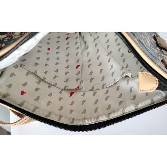 Sakroots Flat Cross Body colorful patterned Vegan and PETA certified Bag w/Charm - Picture 7 of 7